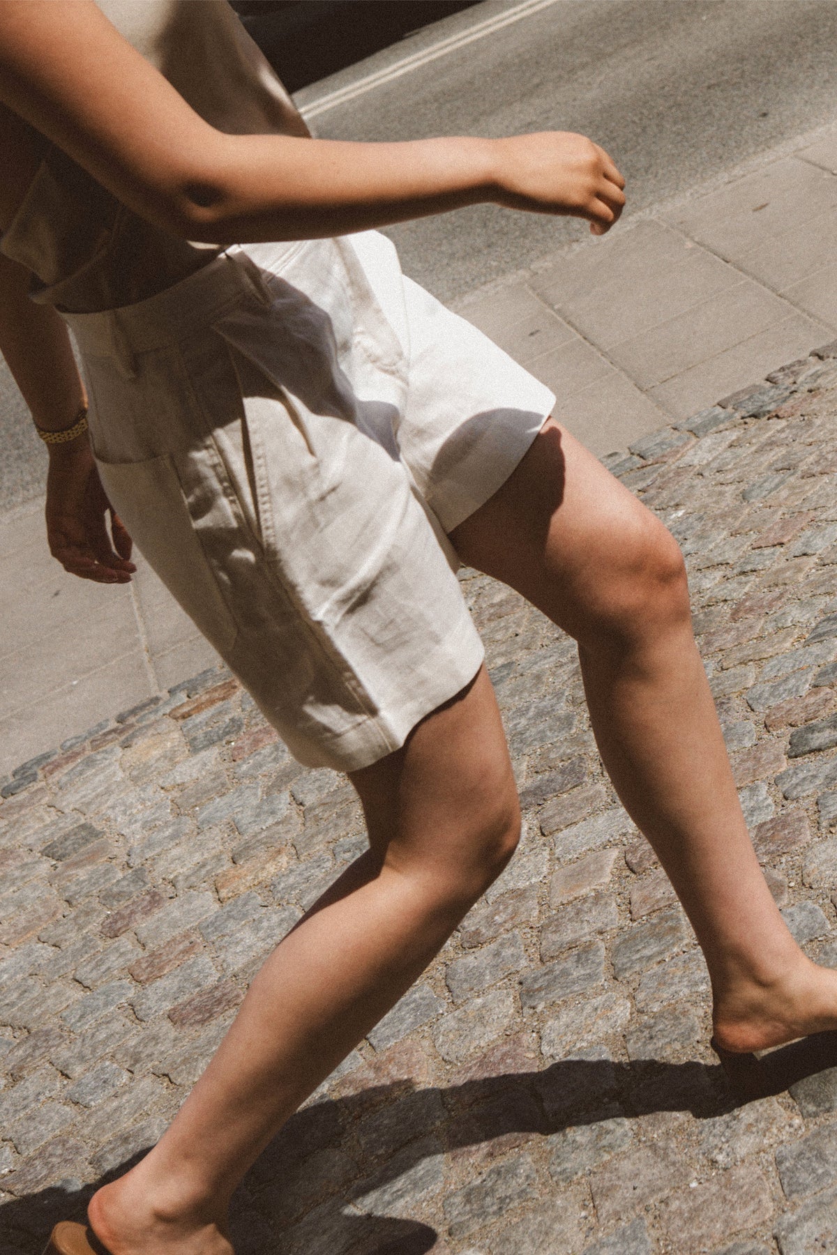 6 cool materials to wear in the summer